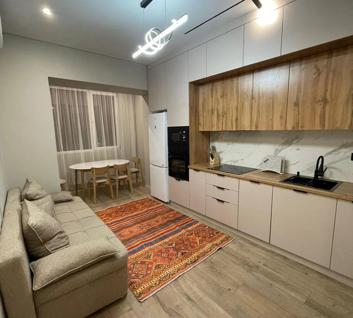 Comfort City - Lux Apartment Almaty